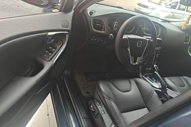 Used Volvo V40 2017 T3 Zhiyi Edition Driver Seat