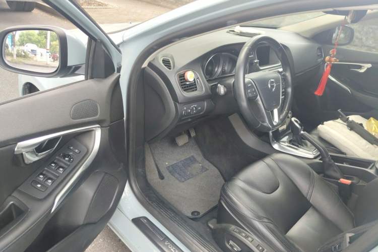 Used Volvo V40 2017 T3 Zhiyi Edition Driver Seat