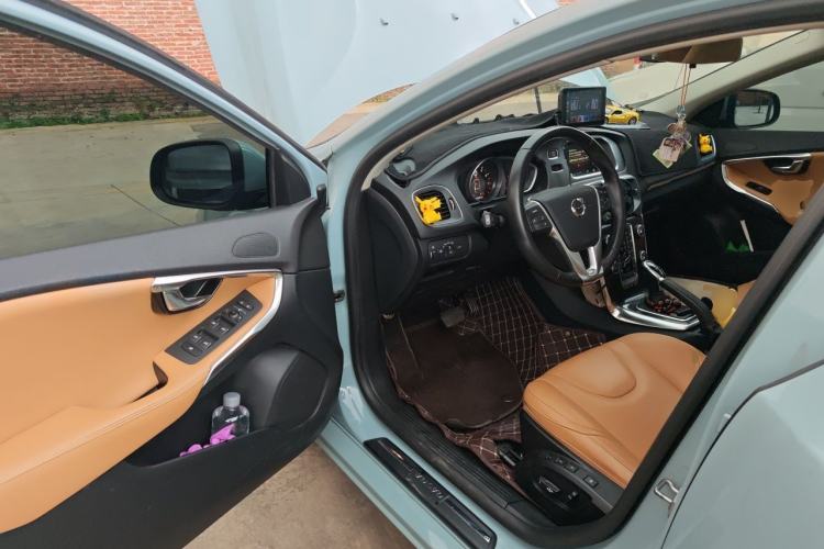 Used Volvo V40 2017 T3 Zhiyi Edition Driver Seat