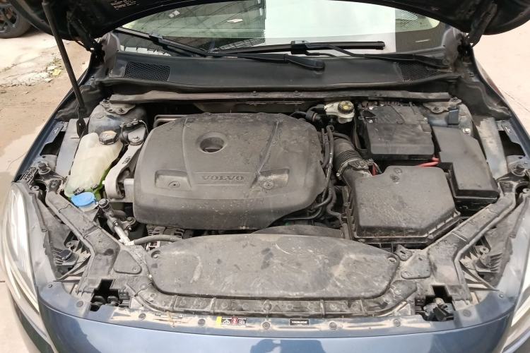 Used Volvo V40 2017 T3 Zhiya Edition Engine Bay