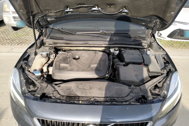 Used Volvo V40 2017 T3 Zhiyi Edition Engine Bay