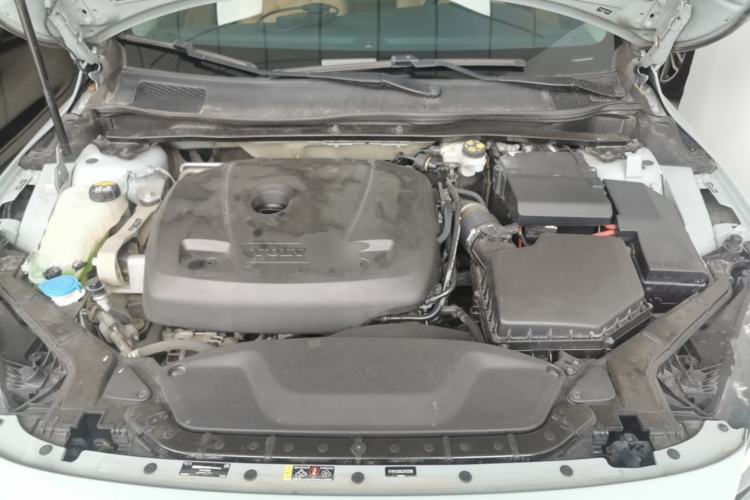 Used Volvo V40 2017 T3 Zhiyi Edition Engine Bay