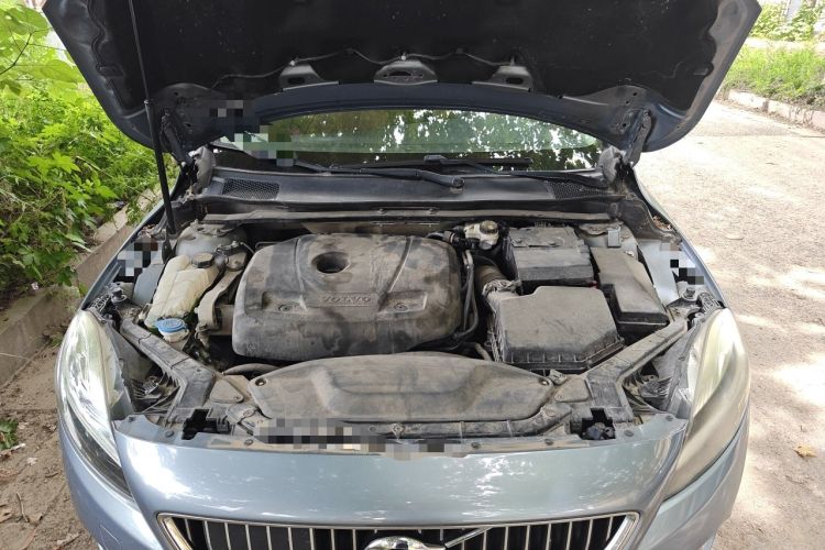 Used Volvo V40 2017 T3 Zhiya Edition Engine Bay