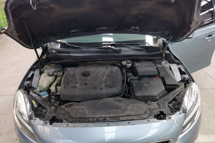 Used Volvo V40 2017 T3 Zhiyi Edition Engine Bay
