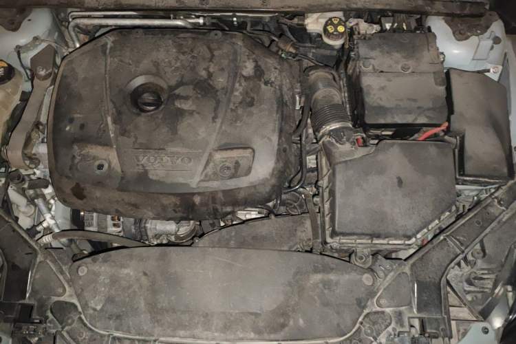 Used Volvo V40 2017 T4 Smart Luxury Edition Engine Bay