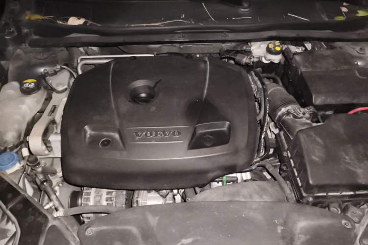 Used Volvo V40 2017 T3 Zhiyi Edition Engine Bay
