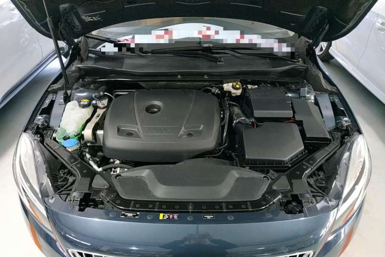 Used Volvo V40 2017 T3 Zhiya Edition Engine Bay