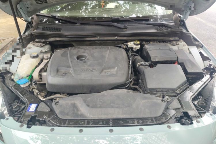 Used Volvo V40 2017 T3 Zhiyi Edition Engine Bay