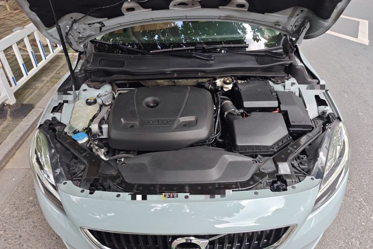 Used Volvo V40 2017 T3 Zhiyi Edition Engine Bay