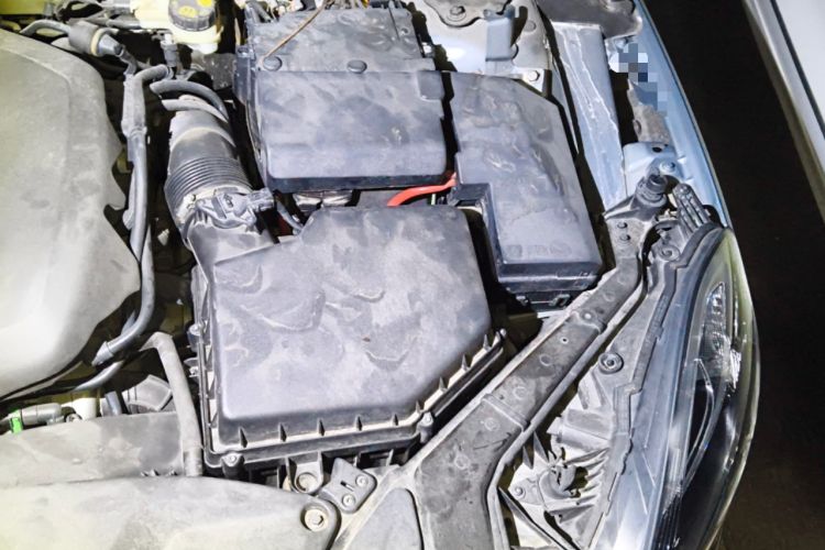 Used Volvo V40 2017 T3 Smart Edition Engine Bay Left