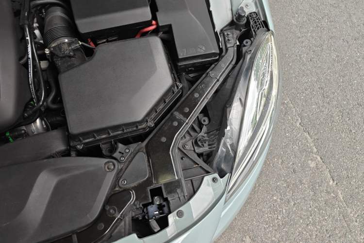 Used Volvo V40 2017 T3 Zhiyi Edition Engine Bay Left