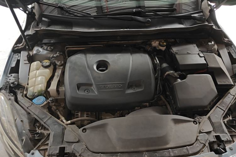 Used Volvo V40 2017 T3 Zhiyi Edition Engine Bay