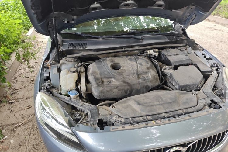 Used Volvo V40 2017 T3 Zhiya Edition Engine Bay Right