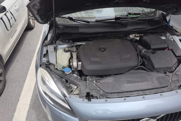 Used Volvo V40 2017 T3 Zhiyi Edition Engine Bay Right