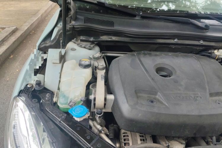 Used Volvo V40 2017 T3 Zhiyi Edition Engine Bay Right