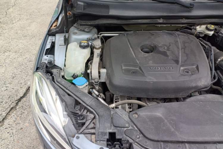 Used Volvo V40 2017 T3 Zhiya Edition Engine Bay Right