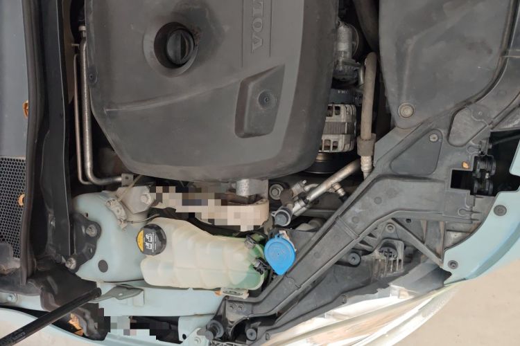 Used Volvo V40 2017 T3 Zhiyi Edition Engine Bay Right
