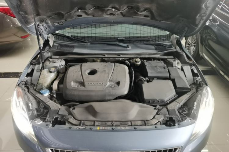 Used Volvo V40 2017 T3 Zhiya Edition Engine Bay