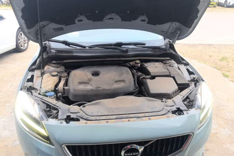 Used Volvo V40 2017 T3 Zhiyi Edition Engine Bay