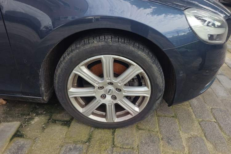 Used Volvo V40 2017 T3 Zhiya Edition Exterior 1