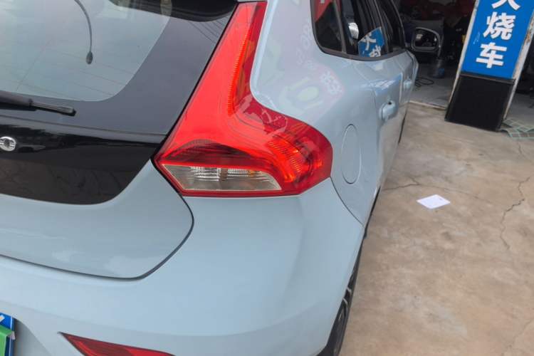 Used Volvo V40 2017 T3 Zhiyi Edition Exterior 3
