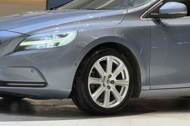 Used Volvo V40 2017 T3 Zhiyi Edition Exterior 4