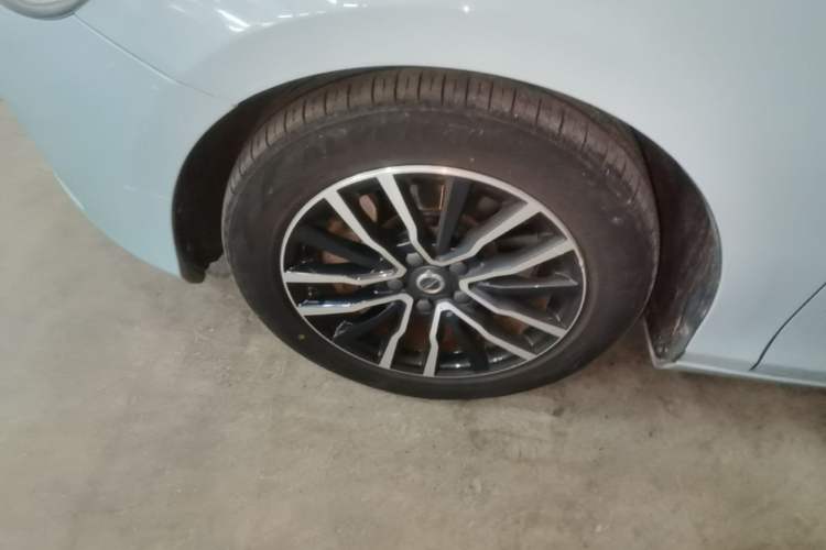 Used Volvo V40 2017 T3 Zhiyi Edition Exterior 4