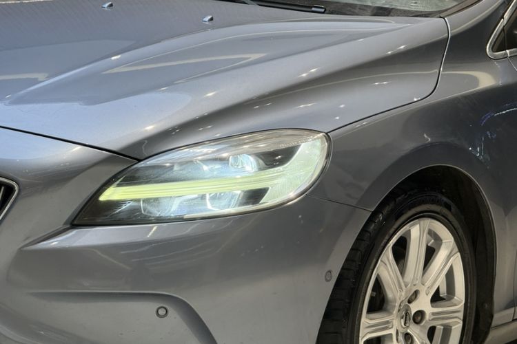 Used Volvo V40 2017 T3 Zhiyi Edition Exterior 8