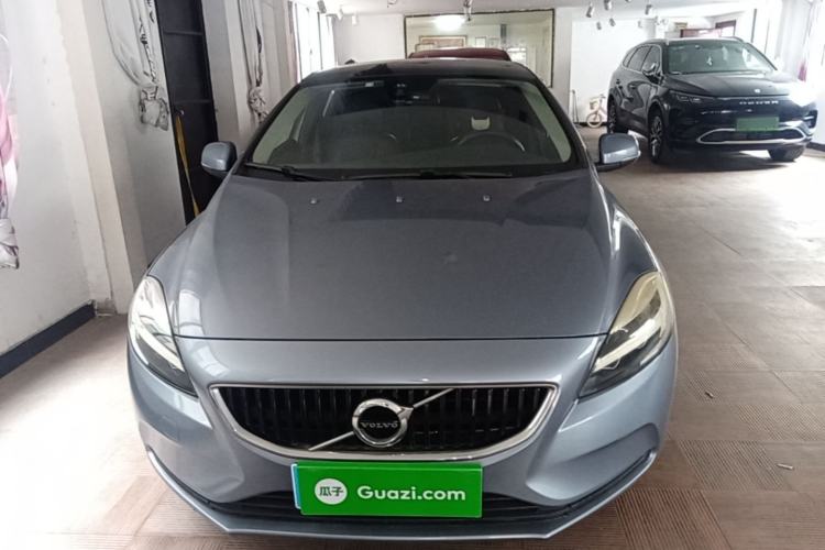Used Volvo V40 2017 T3 Zhiyi Edition Front