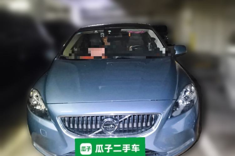 Used Volvo V40 2017 T3 Smart Edition Front