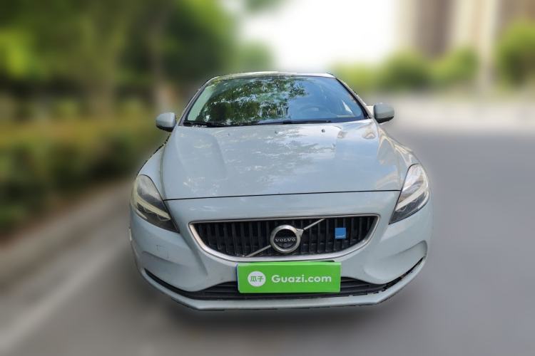 Used Volvo V40 2017 T3 Zhiyi Edition Front