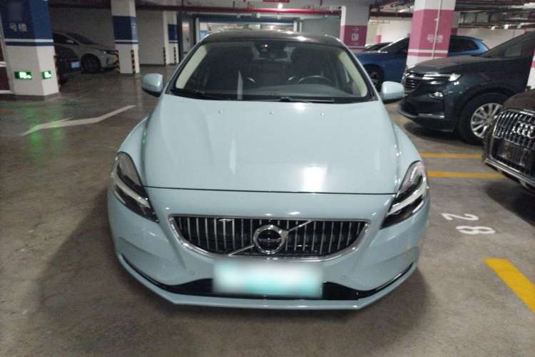 Used Volvo V40 2017 T3 Zhiya Edition Front