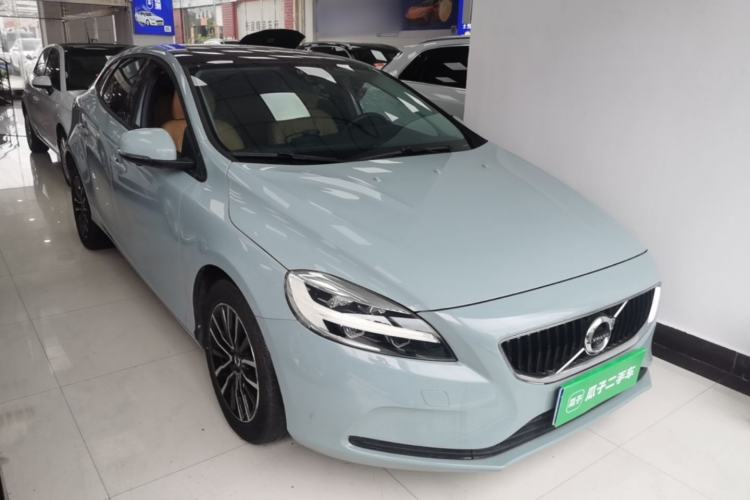 Used Volvo V40 2017 T3 Zhiyi Edition Front