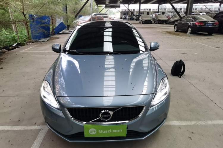 Used Volvo V40 2017 T3 Zhiyi Edition Front