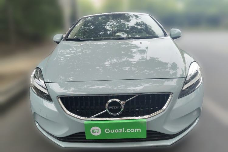 Used Volvo V40 2017 T3 Zhiyi Edition Front