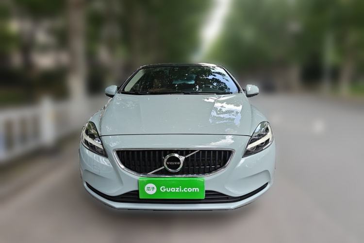 Used Volvo V40 2017 T3 Zhiyi Edition Front