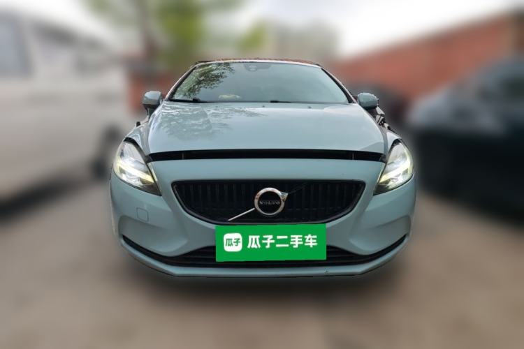 Used Volvo V40 2017 T3 Zhiyi Edition Front