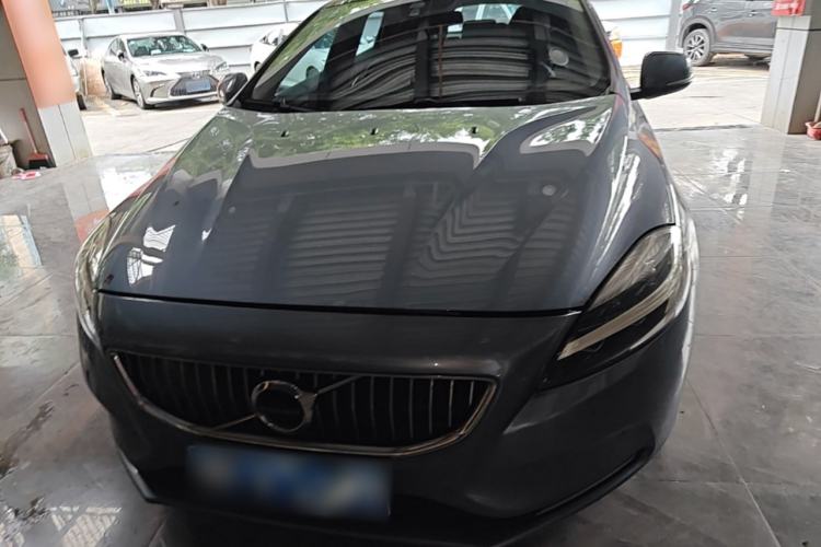 Used Volvo V40 2017 T3 Zhiyi Edition Front