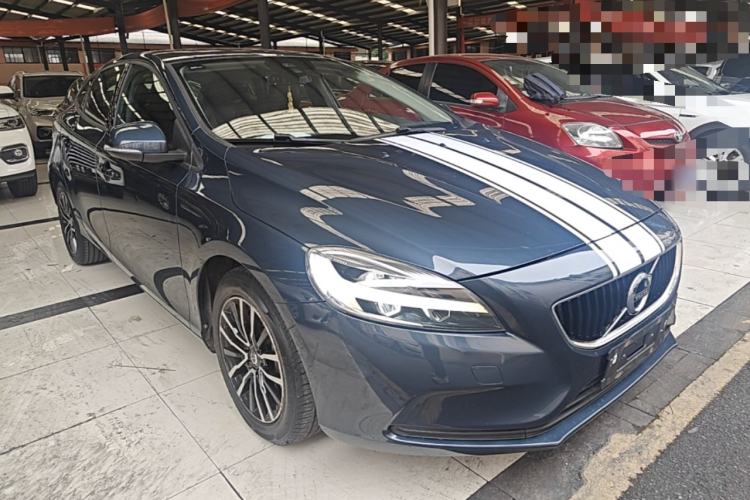 Used Volvo V40 2017 T3 Zhiyi Edition Front Right 45 Deg