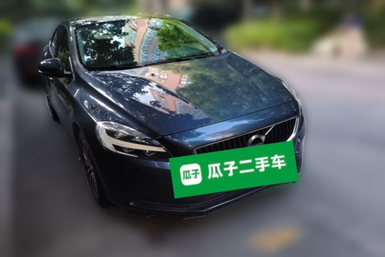 Used Volvo V40 2017 T3 Zhiyi Edition Front Right 45 Deg