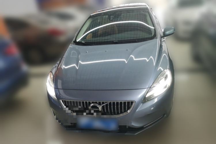 Used Volvo V40 2017 T3 Zhiya Edition Front