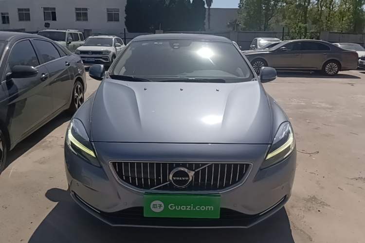 Used Volvo V40 2017 T3 Zhiya Edition Front
