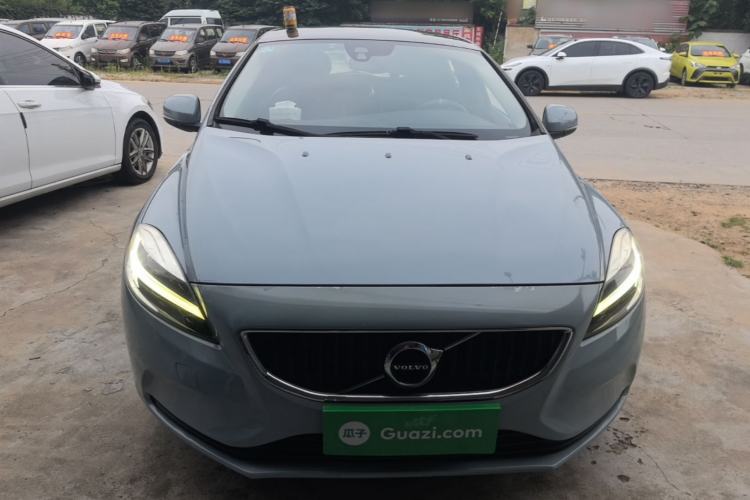 Used Volvo V40 2017 T3 Zhiyi Edition Front