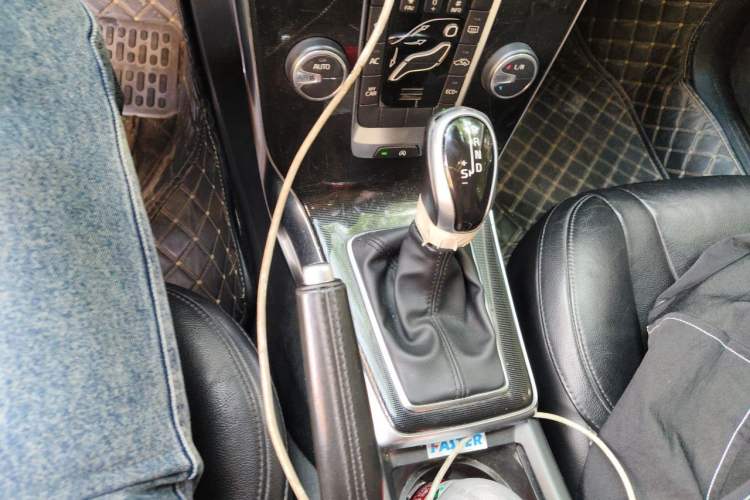 Used Volvo V40 2017 T3 Zhiyi Edition Gear Lever