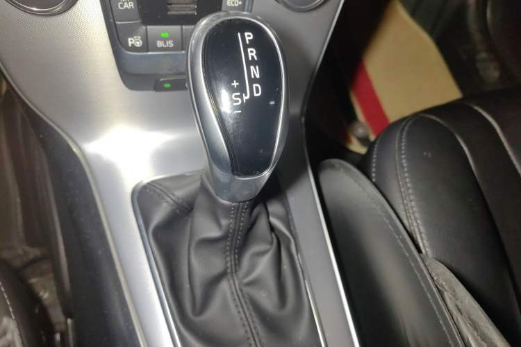 Used Volvo V40 2017 T3 Zhiya Edition Gear Lever