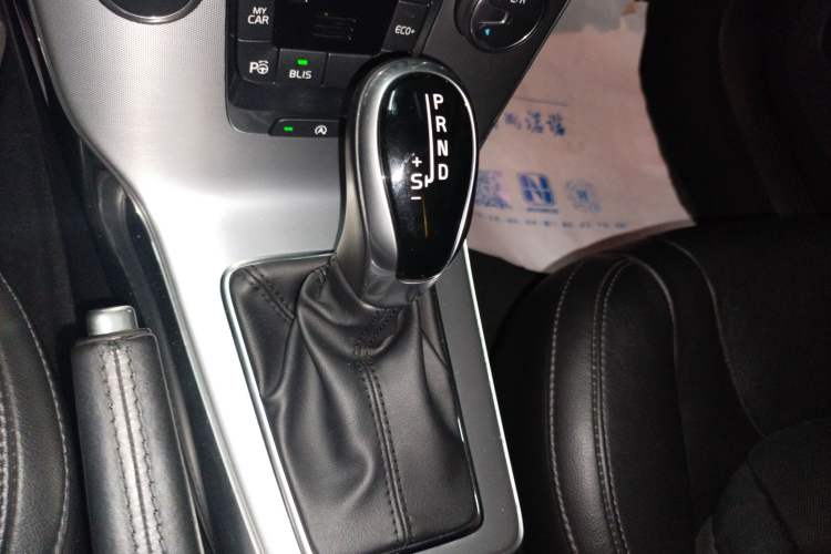 Used Volvo V40 2017 T3 Zhiya Edition Gear Lever