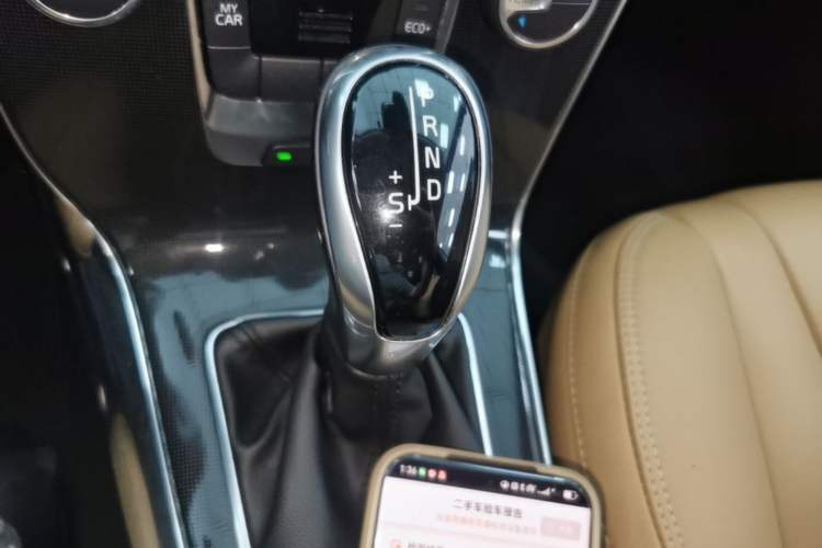 Used Volvo V40 2017 T3 Zhiyi Edition Gear Lever