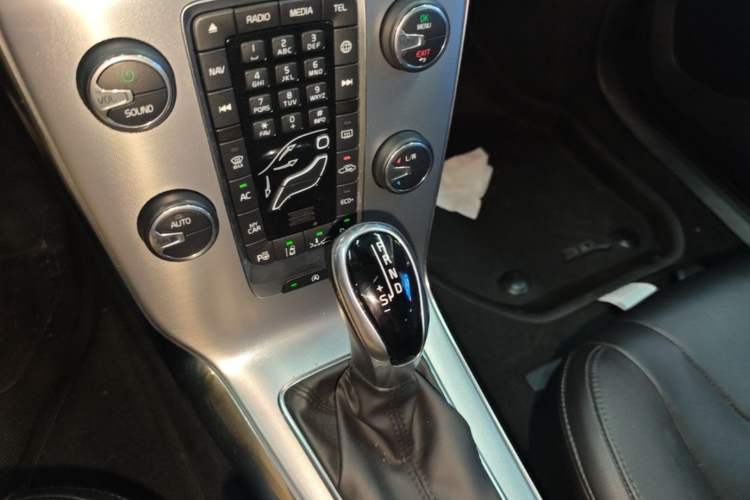 Used Volvo V40 2017 T3 Zhiya Edition Gear Lever