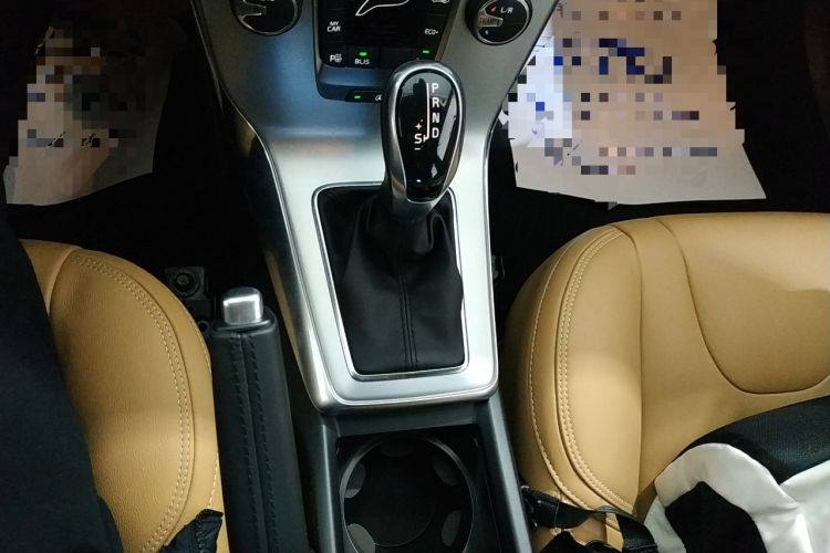 Used Volvo V40 2017 T3 Zhiya Edition Gear Lever