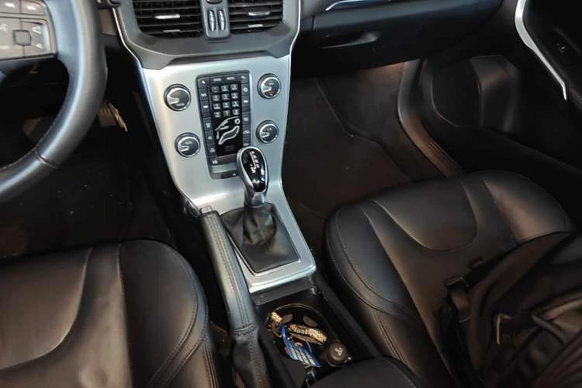 Used Volvo V40 2017 T3 Zhiyi Edition Gear Lever